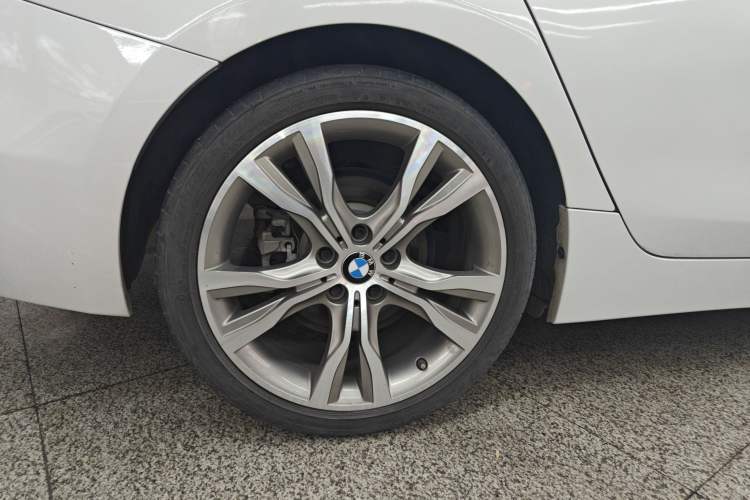 Used BMW 1 Series 2018 Restyled 120i Design Package Edition Right Rear Wheel Hub