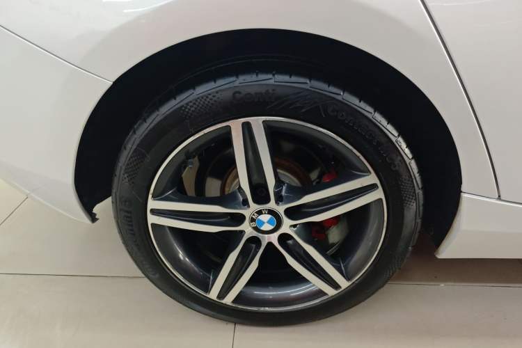 Used BMW 1 Series 2018 118i Sport Design Package Right Rear Wheel Hub