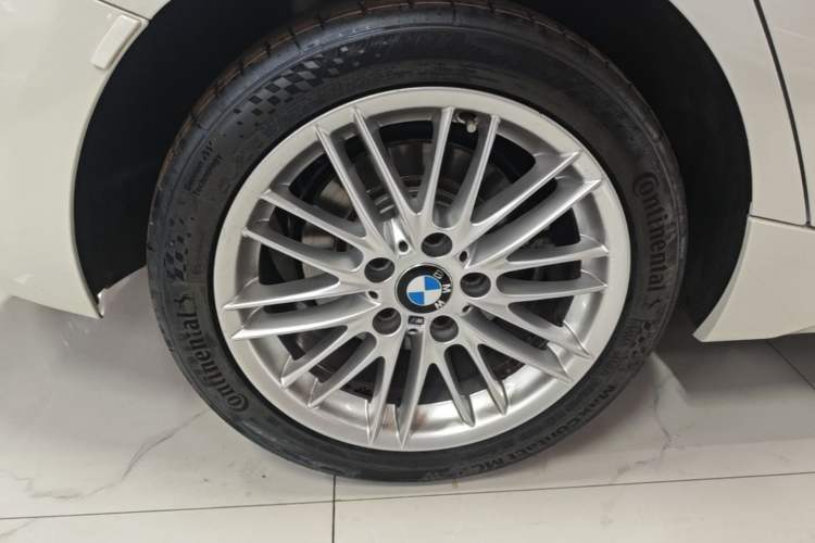 Used BMW 1 Series 2018 120i M Sport Package Right Rear Wheel Hub