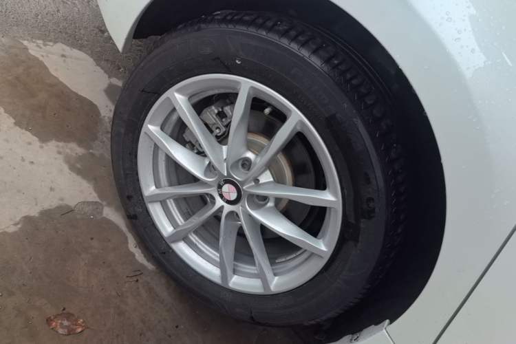 Used BMW 1 Series 2018 Revised 118i Fashion Edition Right Rear Wheel Hub