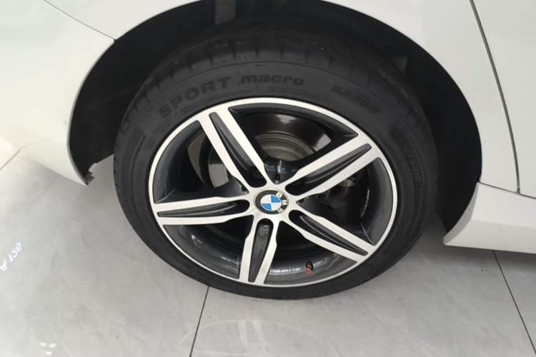 Used BMW 1 Series 2018 118i Sport Design Package Right Rear Wheel Hub
