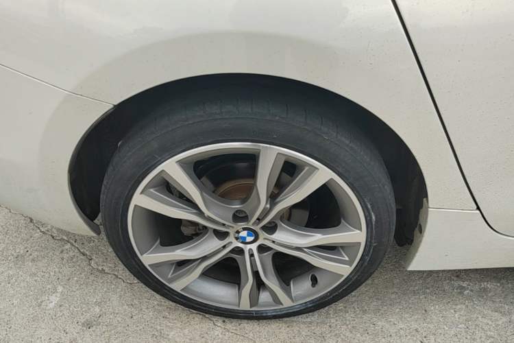 Used BMW 1 Series 2018 120i Design Package Model Right Rear Wheel Hub