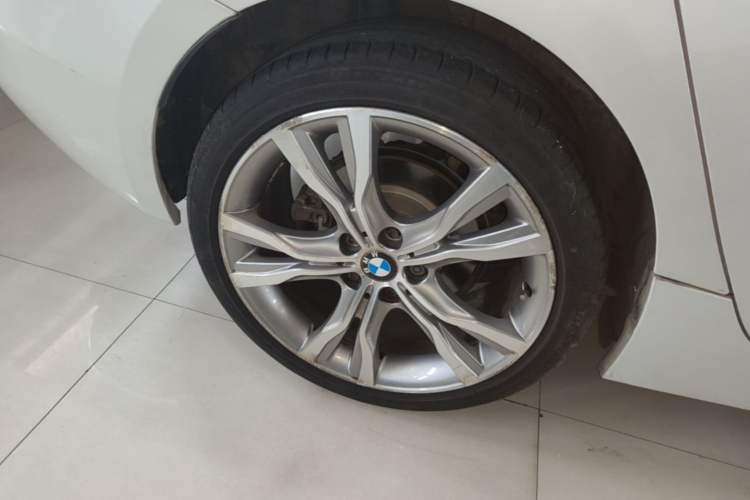 Used BMW 1 Series 2018 120i Design Package Model Right Rear Wheel Hub