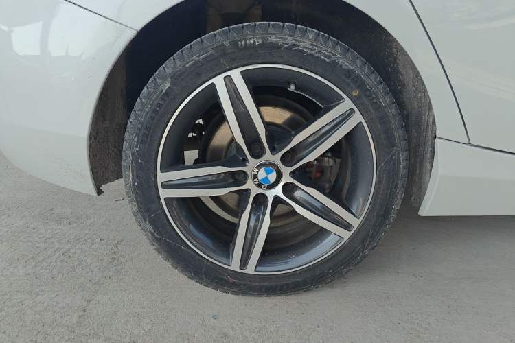 Used BMW 1 Series 2018 118i Sport Design Package Right Rear Wheel Hub