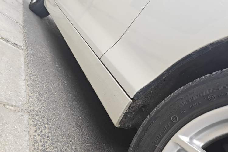 Used BMW 1 Series 2018 118i Leading Model Right Side Sill