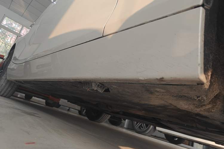 Used BMW 1 Series 2018 118i Sport Design Package Right Side Sill
