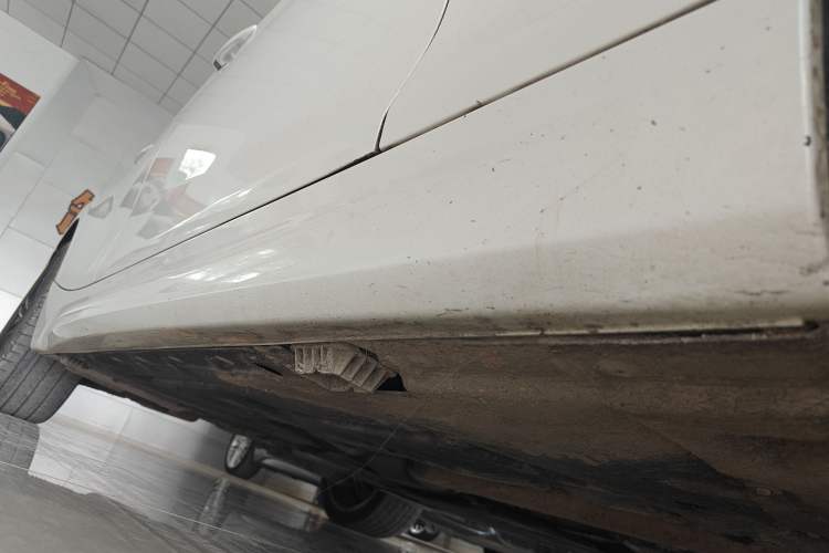 Used BMW 1 Series 2018 120i M Sport Package Right Side Sill