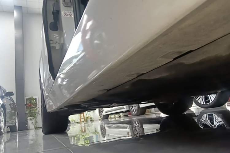 Used BMW 1 Series 2018 118i Sport Edition Right Side Sill