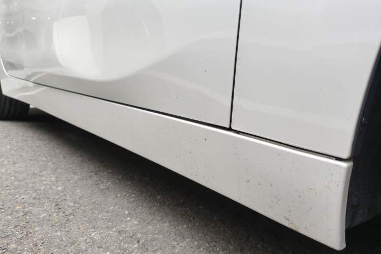 Used BMW 1 Series 2018 Facelifted 118i Sport Edition Right Side Sill