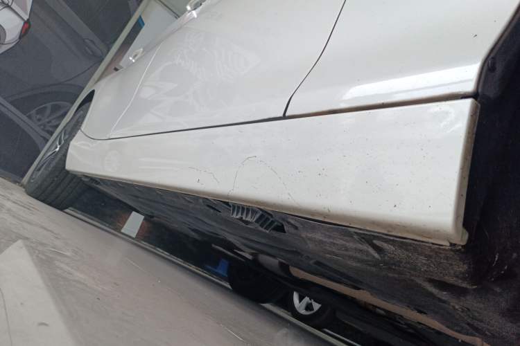 Used BMW 1 Series 2018 118i Sport Design Package Right Side Sill
