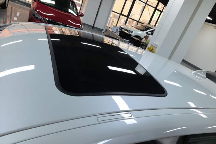 Used BMW 1 Series 2018 118i Leading Model Roof