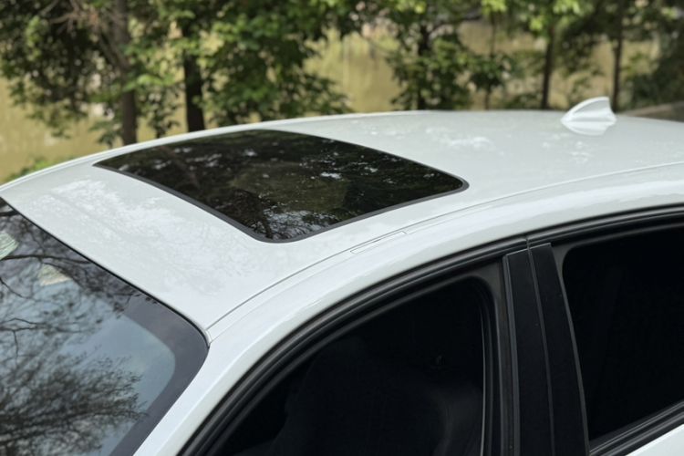 Used BMW 1 Series 2018 118i Sport Design Package Roof
