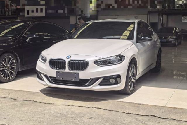Ojetý BMW 1 Series 2018 Facelifted 118i Sport Edition