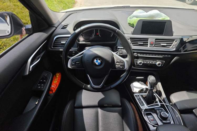 Used BMW 1 Series 2018 118i Sport Edition Steering Wheel