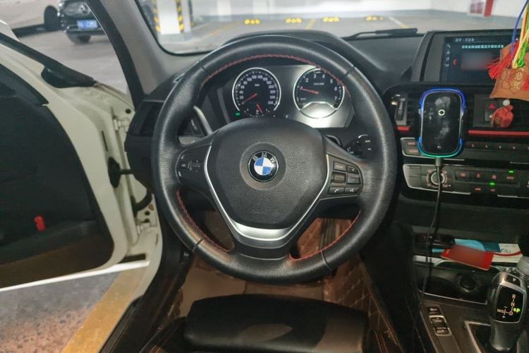 Used BMW 1 Series 2018 118i Sport Design Package Steering Wheel