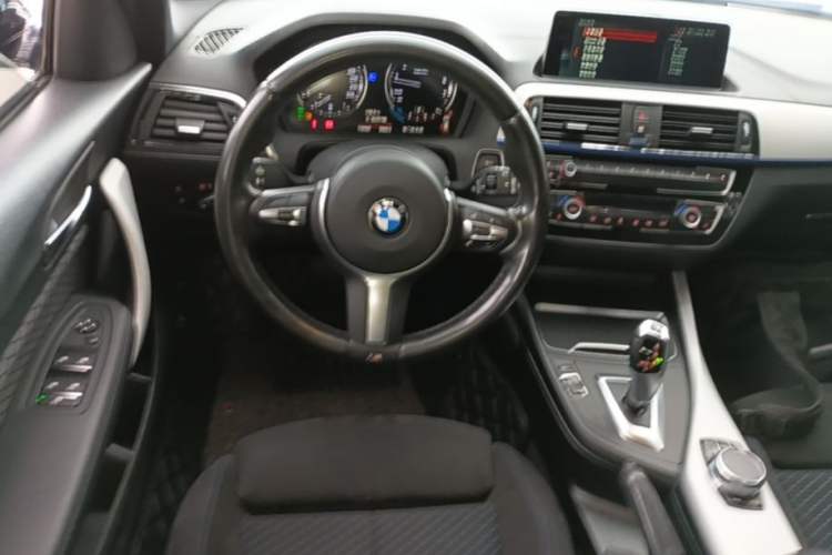 Used BMW 1 Series 2018 120i M Sport Package Steering Wheel