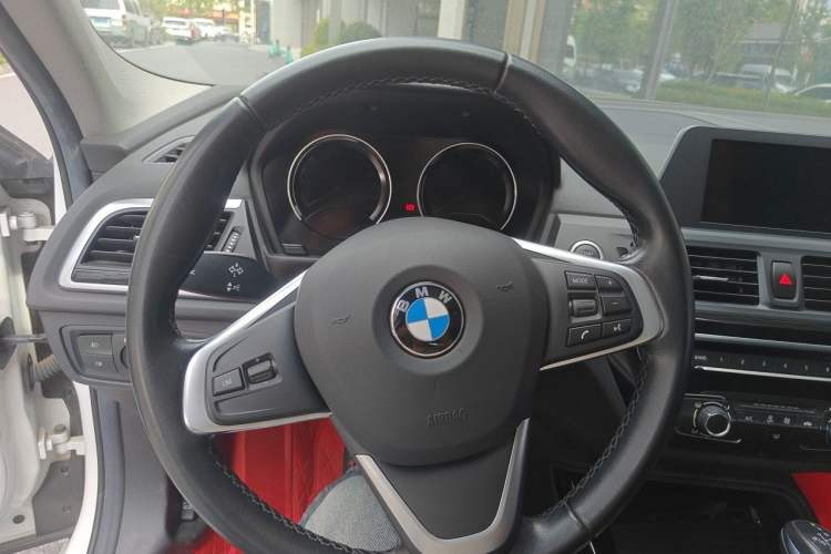 Used BMW 1 Series 2018 118i Sport Edition Steering Wheel