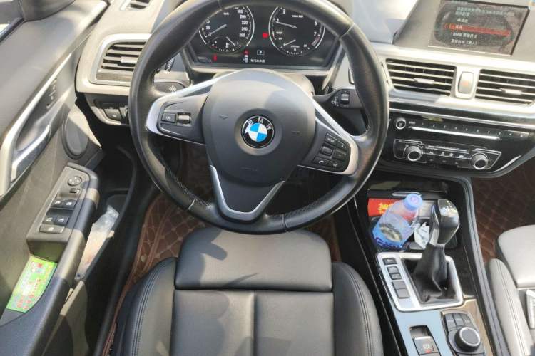 Used BMW 1 Series 2018 118i Sport Edition Steering Wheel