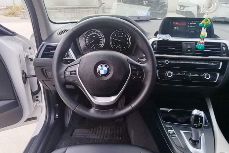 Used BMW 1 Series 2018 118i Leading Model Steering Wheel
