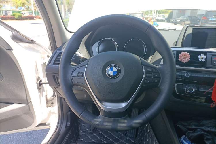 Used BMW 1 Series 2018 118i Leading Model Steering Wheel