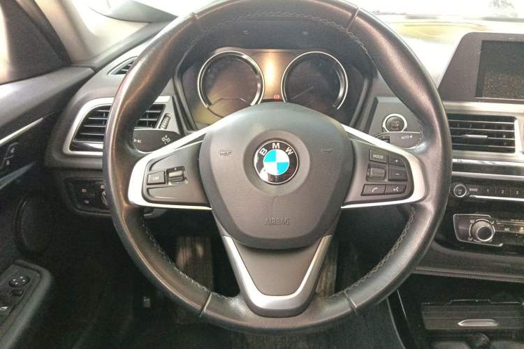 Used BMW 1 Series 2018 Facelifted 118i Sport Edition Steering Wheel