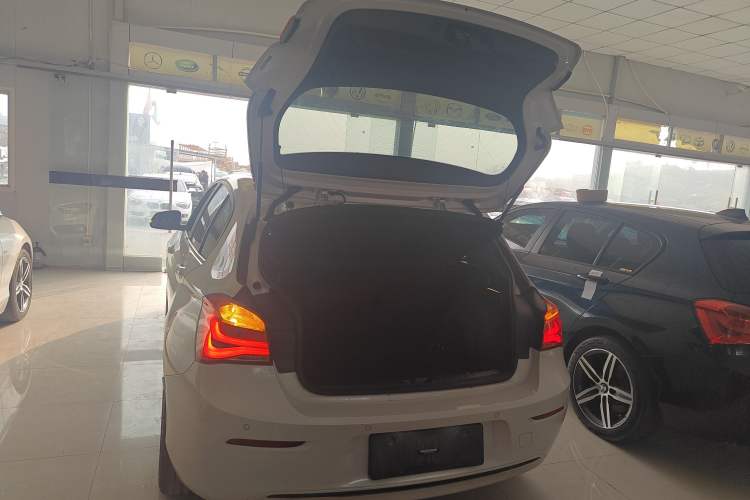 Used BMW 1 Series 2018 118i Sport Design Package Trunk