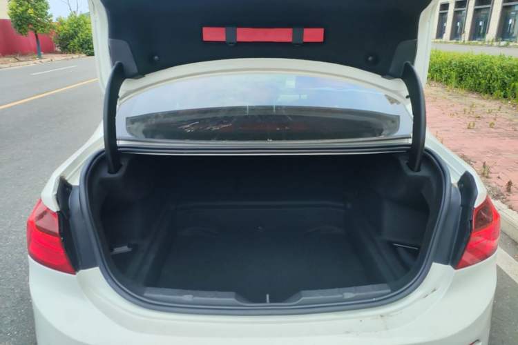 Used BMW 1 Series 2018 118i Fashion Model Trunk