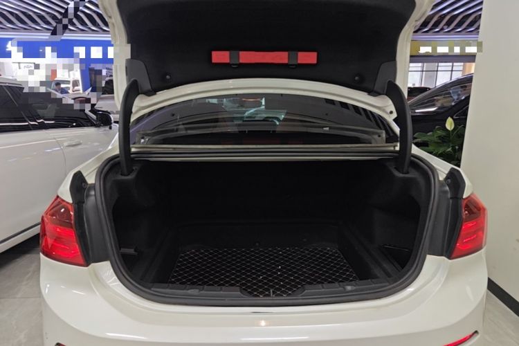 Used BMW 1 Series 2018 Revised 118i Fashion Edition Trunk