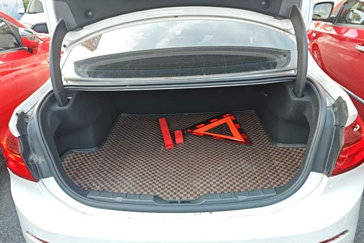 Used BMW 1 Series 2018 118i Fashion Model Trunk