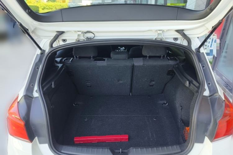Used BMW 1 Series 2018 120i M Sport Package Trunk