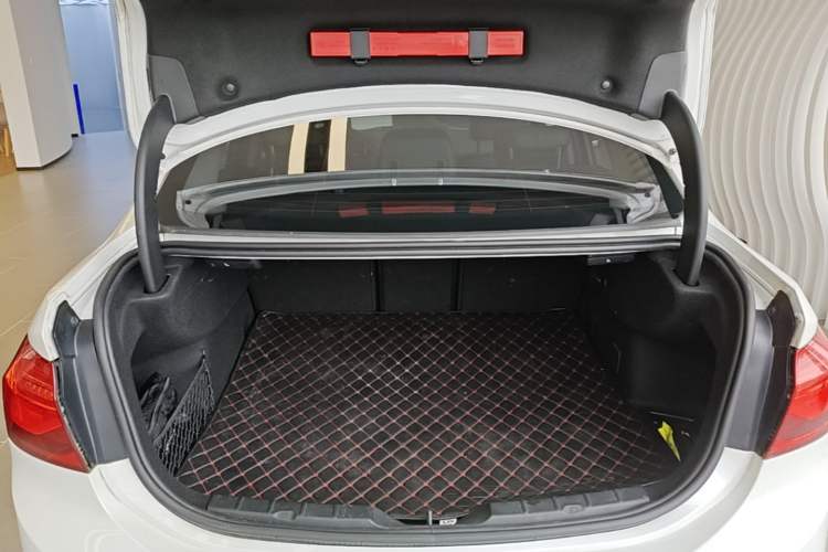 Used BMW 1 Series 2018 118i Design Package Edition Trunk