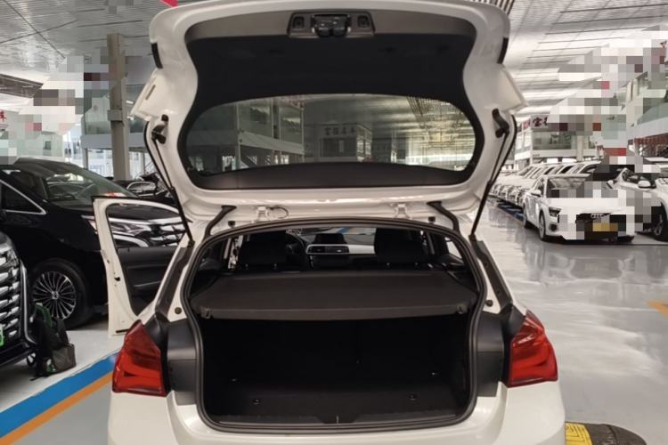 Used BMW 1 Series 2018 118i Leading Model Trunk