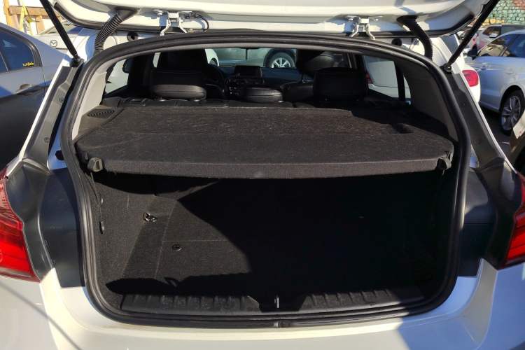 Used BMW 1 Series 2018 118i Leading Model Trunk