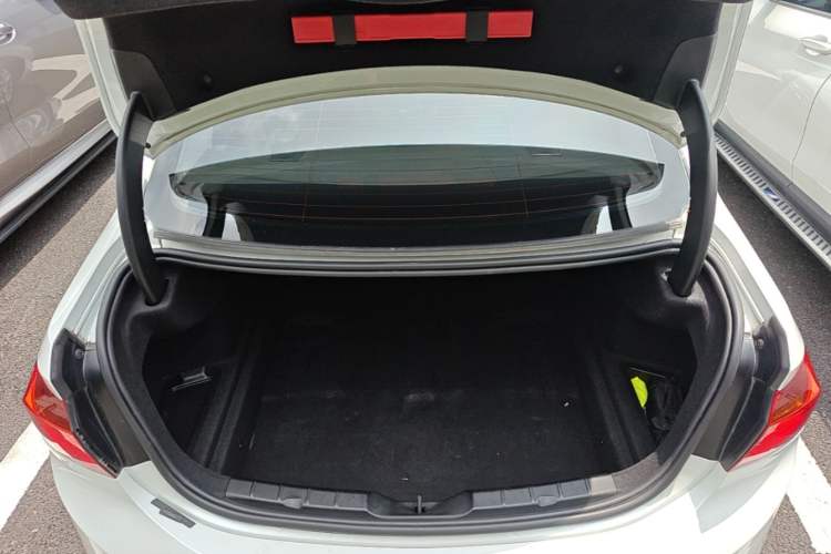 Used BMW 1 Series 2018 118i Fashion Model Trunk