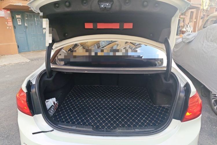 Used BMW 1 Series 2018 118i Design Package Edition Trunk