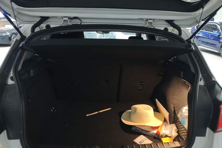 Used BMW 1 Series 2018 118i Sport Design Package Trunk