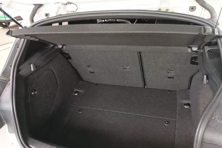 Used BMW 1 Series 2018 120i M Sport Package Trunk