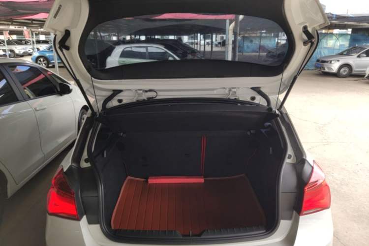 Used BMW 1 Series 2018 118i Leading Model Trunk