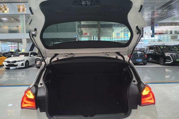 Used BMW 1 Series 2018 118i Sport Design Package Trunk