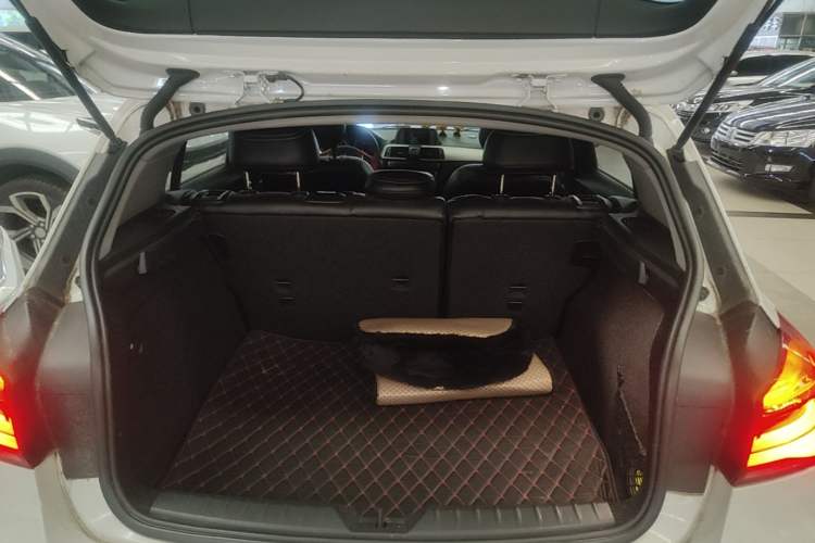Used BMW 1 Series 2018 118i Leading Model Trunk