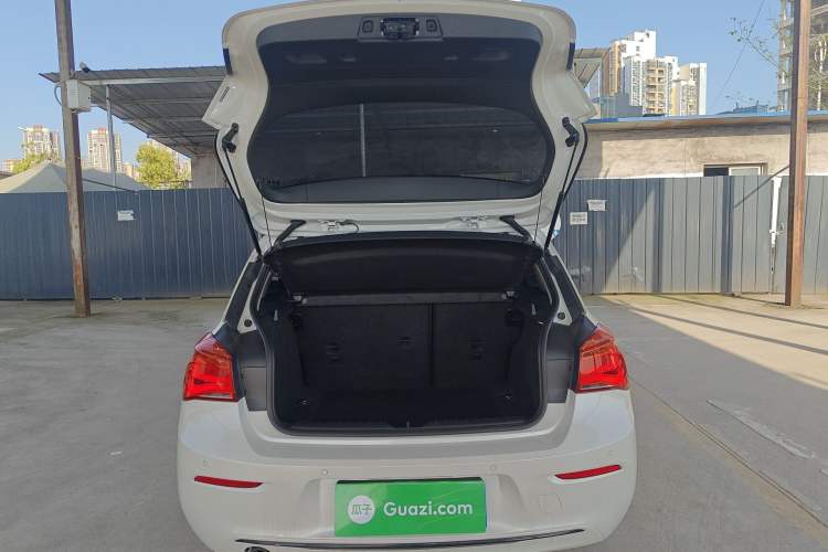 Used BMW 1 Series 2018 118i Sport Design Package Trunk