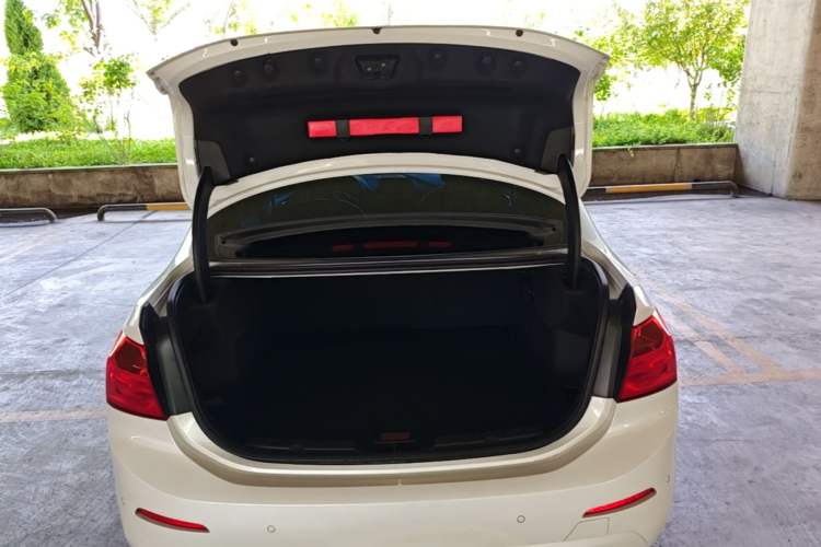 Used BMW 1 Series 2018 118i Fashion Model Trunk