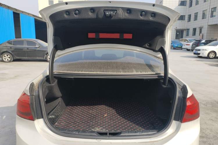 Used BMW 1 Series 2018 118i Design Package Edition Trunk