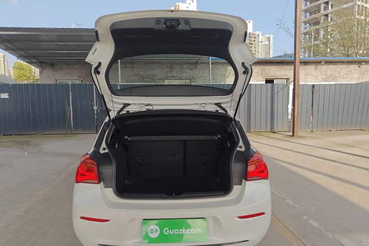 Used BMW 1 Series 2018 118i Sport Design Package Trunk