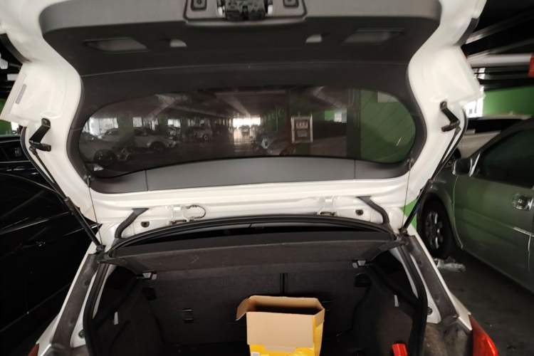 Used BMW 1 Series 2018 118i Leading Model Trunk