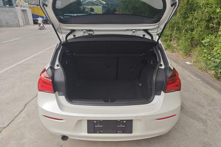 Used BMW 1 Series 2018 118i Leading Model Trunk