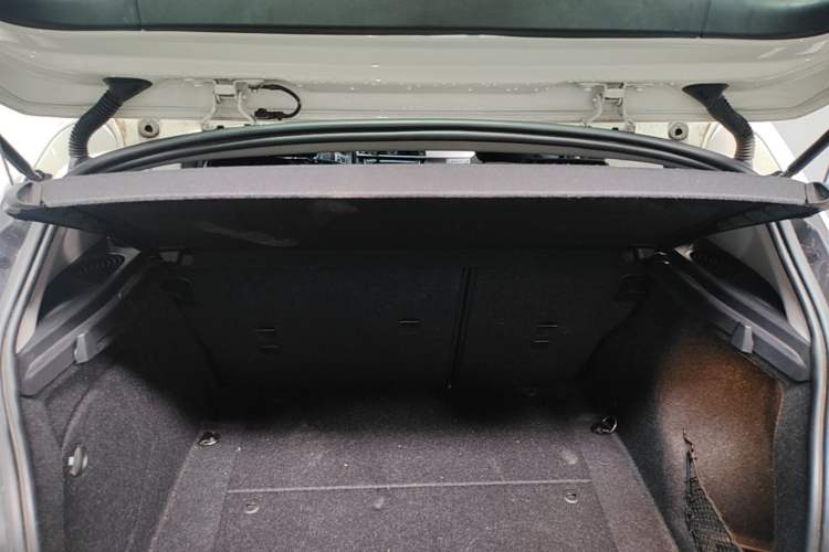 Used BMW 1 Series 2018 118i Leading Model Trunk
