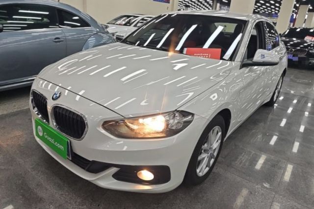 Ojetý BMW 1 Series 2018 118i Fashion Model