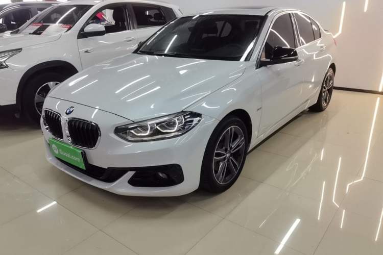 Used BMW 1 Series 2018 118i Sport Edition Guazi used car, China used car export, Used car for sale, Used BMW cars, Cheapest cars for sale