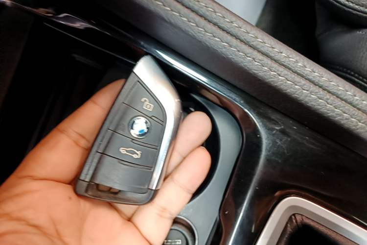 Used BMW 1 Series 2018 118i Sport Edition Vehicle Key
